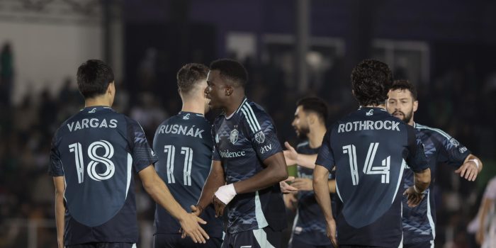 Jugadores de Seattle Sounders celebran un gol este miércoles, durante un partido de la Copa de Campeones Concacaf. EFE/ David Toro