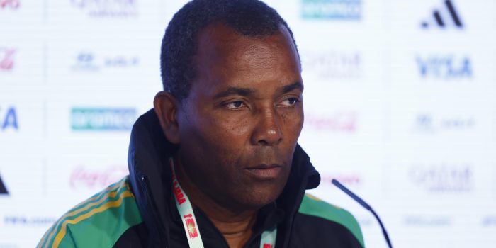 Rudolph Speid entrenador de la selección de Jamaica, participa durante una rueda de prensa este lunes, en las instalaciones del estadio Guadalajara en Jalisco (México). EFE/Francisco Guasco