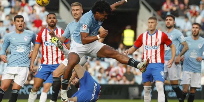 alt El Celta recupera al peruano Renato Tapia para la final contra el Rayo