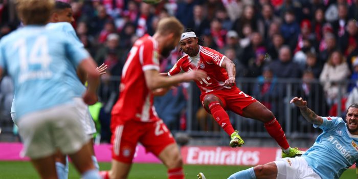 El jugador del Bayern Serge Gnabryen el partido de la Bundesliga que hanjugado el líder contra el FC Union Berlin, en Múnich, Alemania. EFE/EPA/ANNA SZILAGYI