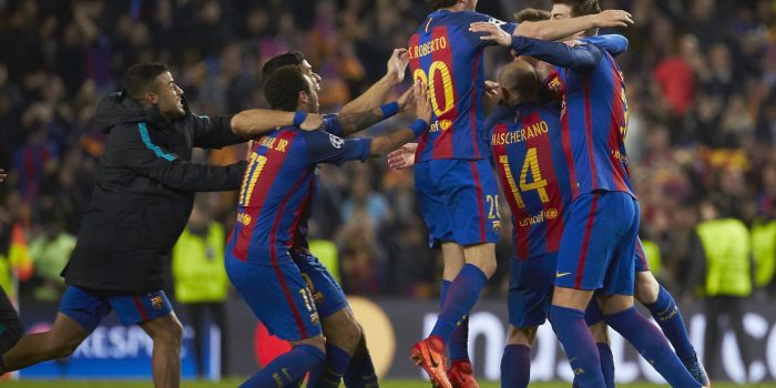 Los jugadores del FC Barcelona celebran la victoria ante Paris Saint Germain, al término del partido de vuelta de los octavos de final de la Liga de Campeones en una foto de archivo. EFE/Alejandro García