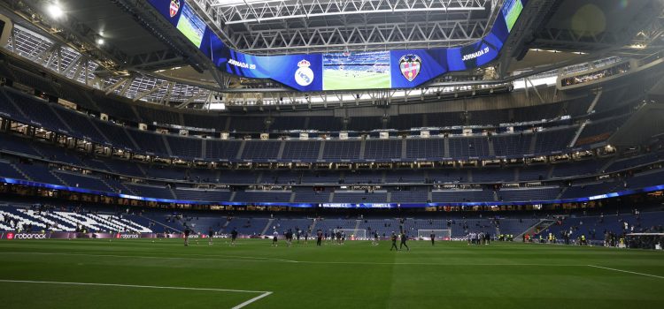 Vista del estadio Santiago Bernabéu antes del inicio de un partido de Liga el pasado 17 de enero. EFE/ Javier Lizón