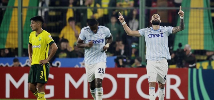 alt Los panameños Londoño y Fajardo acercan a la U Católica a la final de la Copa Ecuador