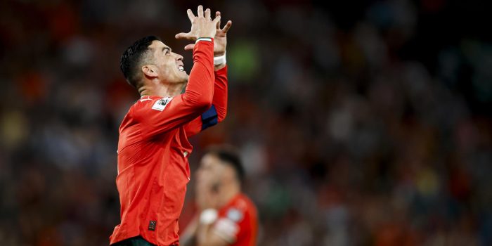 alt Portugal aplaza su clasificación; Cristiano Ronaldo, expulsado