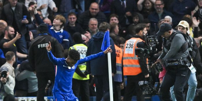 ALT Estevao eclipsa a Lamine