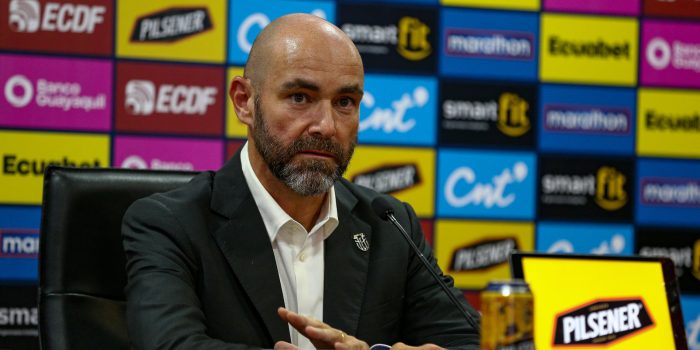 Fotografía de archivo, tomada el pasado 13 de marzo, en la que se registró al nuevo seleccionador del equipo nacional masculino de fútbol del Ecuador, el español Félix Sánchez Bas, durante su presentación en el cargo, en Quito (Ecuador). EFE/José Jácome