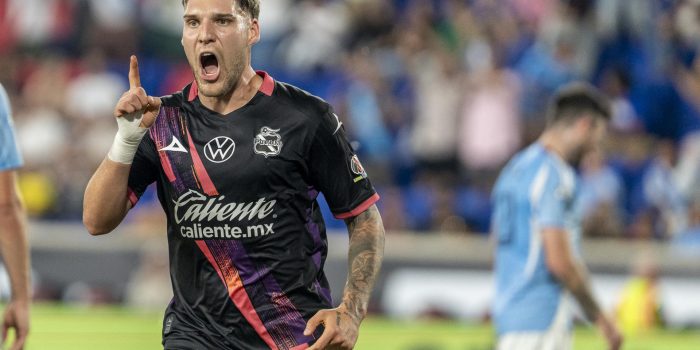 Emiliano Gómez, celebra un gol del Puebla en un partido de la fase de grupos de la Leagues Cup ante el New York City FC en el estadio Red Bull Arena, en New Jersey (Estados Unidos). EFE/Ángel Colmenares