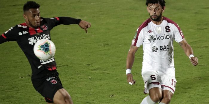 altAlajuelense salva un empate frente a Saprissa en el clásico de Costa Rica