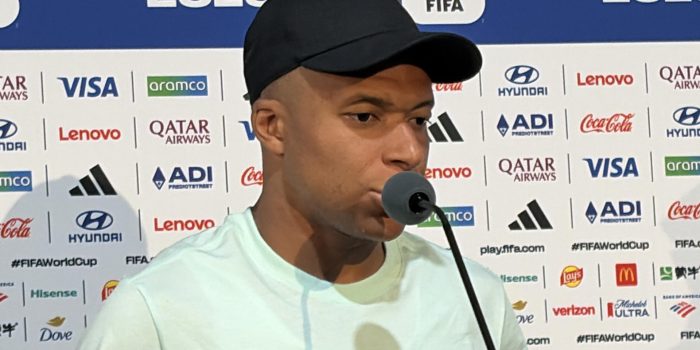 alt HISTORIA PURA: francés Mbappé supera al francés Giroud y agranda su leyenda con Francia