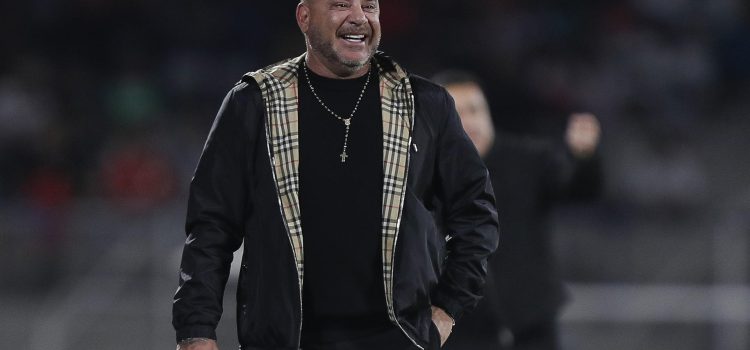 El entrenador de Toluca, Antonio Mohamed. Imagen de archivo. EFE/Isaac Esquivel