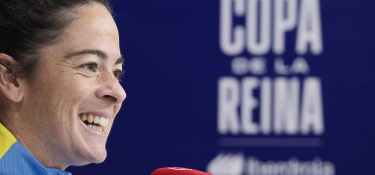 La jugadora del FC Barcelona Marta Torrejón ha analizado este viernes las opciones de su equipo en la final de la Copa de la Reina, en la que este sábado se enfrenta al Atlético de Madrid en el estadio de Gran Canaria. EFE/Ángel Medina G.