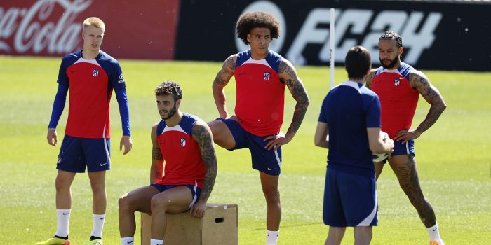 alt Giménez y Memphis, en la convocatoria de Simeone