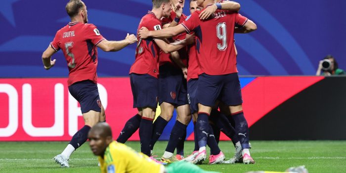 Un gol del centrocampista Michal Sadilek a los seis minutos permite a la República Checa ganar al descanso (1-0) a Sudáfrica, en el partido correspondiente a la segunda jornada del Grupo A que se disputa en el Estadio Atlanta.
. EFE/EPA/RONALD WITTEK