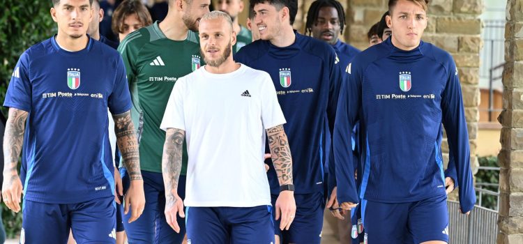(Fontal I a d) Giovanni Gulielmo Vicario, Alessandro Bastoni, Mateo Retegui, Giovanni Di Lorenzo, Federico Dimarco en foto de achivo de CLAUDIO GIOVANNINI. EFE/EPA/