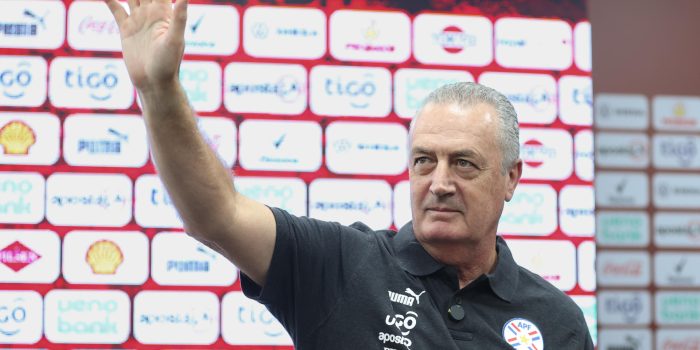 El entrenador argentino Gustavo Alfaro es el artífice del regreso de Paraguay a la Copa del Mundo después de 16 años de ausencia. EFE/ Juan Pablo Pino