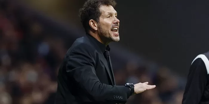 alt Simeone reequilibra el derbi