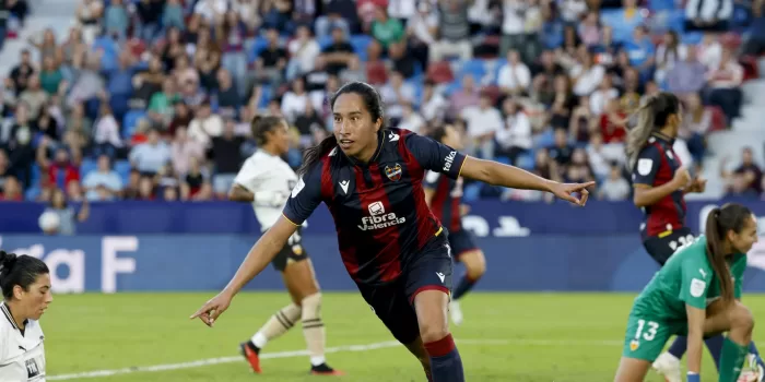 ALT La colombiana Mayra Ramírez desbanca a Walsh como el fichaje más caro del fútbol femenino