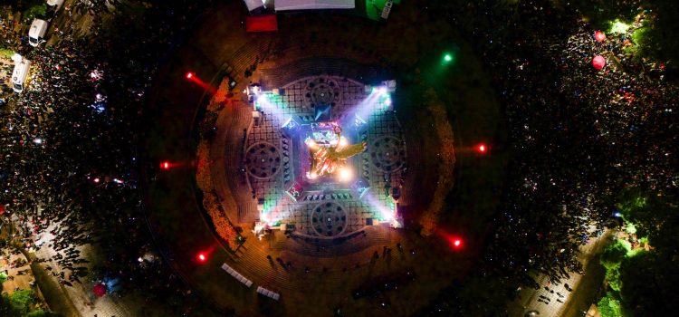Fotografía aérea de aficionados de México celebrando en el Ángel de la Independencia el triunfo ante Corea del Sur este jueves, en un partido del Mundial de la FIFA 2026 en Ciudad de México (México). EFE/ Tomás Pérez