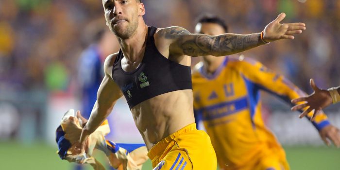 Fernando Gorriaran de Tigres celebra un gol en el estadio Universitario UANL en San Nicolás de Los Garza (México). EFE/ Miguel Sierra
