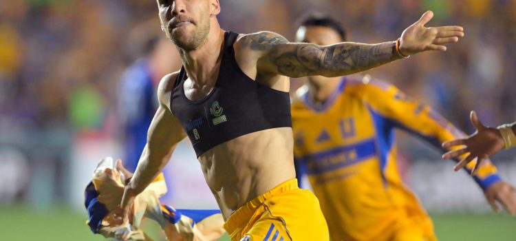 Fernando Gorriaran de Tigres celebra un gol en el estadio Universitario UANL en San Nicolás de Los Garza (México). EFE/ Miguel Sierra