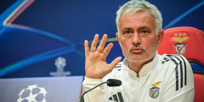 El entrenador del Benfica José Mourinho atiende a los medio vísperas del duelo de la UEFA Champions League que jugarán este miércoles Benfica y Bayer Leverkusen, Lisboa, Portugal. EFE/EPA/RUI MINDERICO