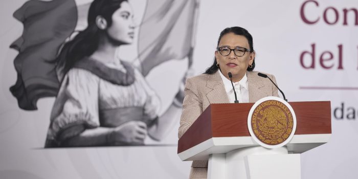 La secretaria de Gobernación (Interior) de México, Rosa Icela Rodríguez, habla durante una rueda de prensa este miércoles en Palacio Nacional de la Ciudad de México (México). EFE/José Méndez