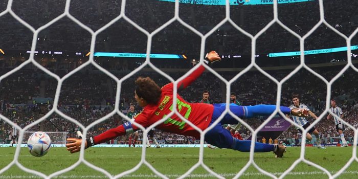 alt El veterano portero mexicano Guillermo Ochoa jugará en el AVS portugués