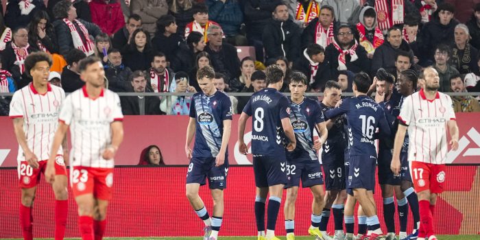 Los jugadores del Celta celebran el 1-2, durante el partido de LaLiga de fútbol que Girona FC y Celta de Vigo disputaron en el estadio municipal de Montilivi. EFE/David Borrat
