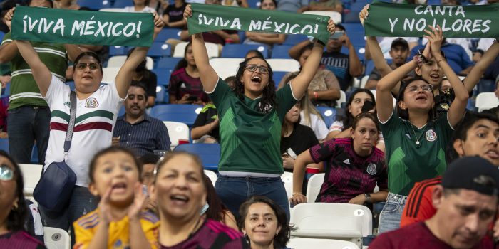 Imagen de archivo de aficionados de la Selección Mexicana de Fútbol Femenil. EFE/Miguel Sierra
