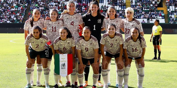 Fotografía oficial de grupo de la Selección Nacional femenil de México, p (México). imagen de Archivo EFE/Luis Ramírez