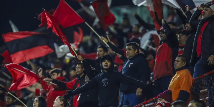 Aficionados de Tijuana asisten a un partido de la quinta jornada del Torneo Clausura 2025 de la Liga MX entre Tijuana y Cruz Azul en el estadio Caliente en Tijuana (México). Imagen de archivo. EFE/ Alejandro Zepeda