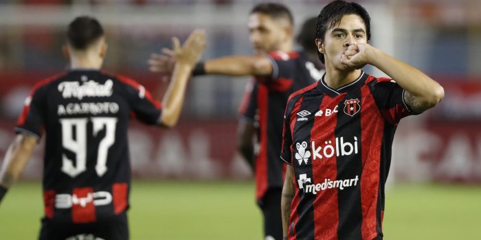 alt El Alajuelense le repite la dosis al Comunicaciones y se acerca a semifinales