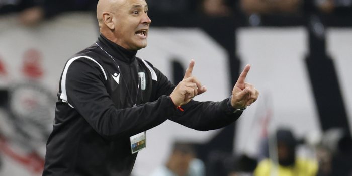 Imagen de archivo del entrenador Eduardo Fabián Espinel. EFE/ Sebastiao Moreira