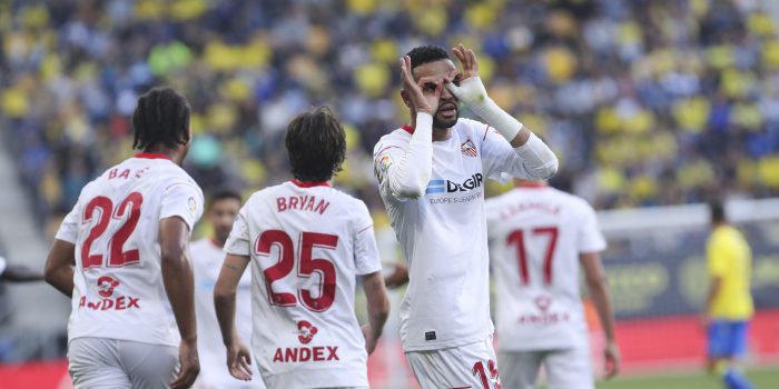 El delantero marroquí del Sevilla FC, Youssef En-Nesyri celebra un gol, en una foto de archivo. EFE/Román Ríos.