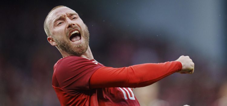 El danés Christian Eriksen celebra el gol de la victoria de Dinamarca ante Irlanda del Norte en Copenhague. EFE/EPA/Liselotte Sabroe