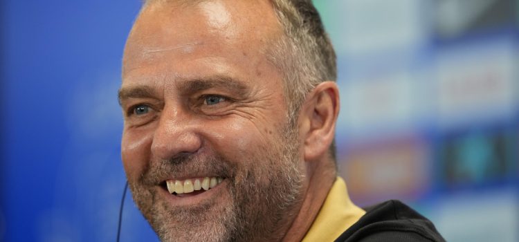 El entrenador del FC Barcelona, Hansi Flick, durante la rueda de prensa previa al último partido de Liga, contra el Athletic Club. EFE/Alejandro García