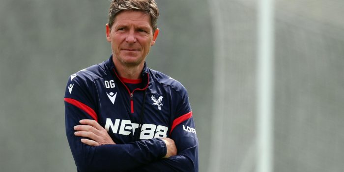 El técnico del Crystal Palace, Oliver Glasner, durante un entrenamiento de su equipo el pasado 21 de mayo, con vistas a la final de Liga Conferencia. EFE/ ANDY RAIN