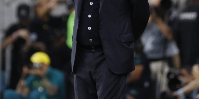 El seleccionador de Brasil, Carlo Ancelotti, manifestó este domingo que tiene dudas sobre los integrantes de su formación titular a 12 días del comienzo de Mundial y tras golear por 6-2 a la selección de Panamá en un partido amistoso jugado en el estadio Maracaná de Rio de Janeiro. EFE/ Antonio Lacerda