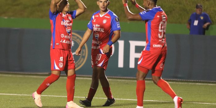 alt El uruguayo Silva sostiene al Xelajú en final centroamericana ante Alajuelense