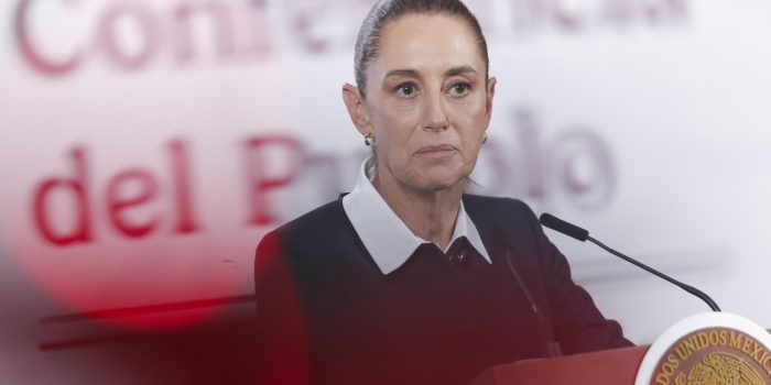 La presidenta de México, Claudia Sheinbaum, habla en una rueda de prensa este jueves en Palacio Nacional de la Ciudad de México (México). EFE/Isaac Esquivel