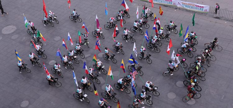 Fotografía cedida este domingo por el Gobierno de la Ciudad de México, donde se observa a competidores de durante una rodad rodada ciclista en la Ciudad de México (México). EFE/Gobierno de la Ciudad de México/SOLO USO EDITORIAL/NO VENTAS/SOLO DISPONIBLE PARA ILUSTAR LA NOTICIA QUE ACOMPAÑA(CRÉDITO OBLIGATORIO)