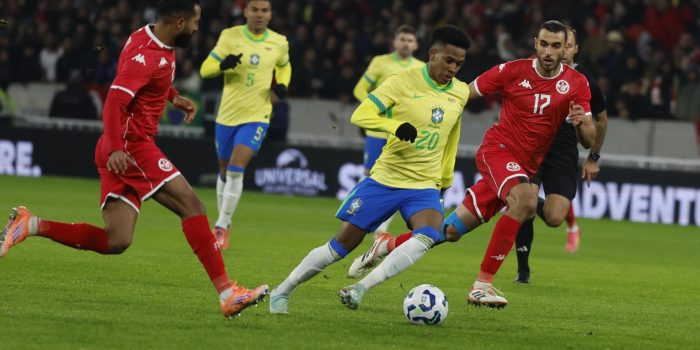 Estêvão anotó de penalti el gol de Brasil ante Túnez en el amistoso disputado en Francia. EFE/EPA/MOHAMMED BADRA