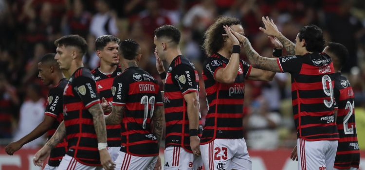 alt Flamengo golea al Atlético Mineiro y amplía la ventaja como líder