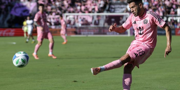 El español Jordi Alba en su último partido con Inter Miami y de su carrera deportiva. EFE/EPA/CRISTOBAL HERRERA-ULASHKEVICH
