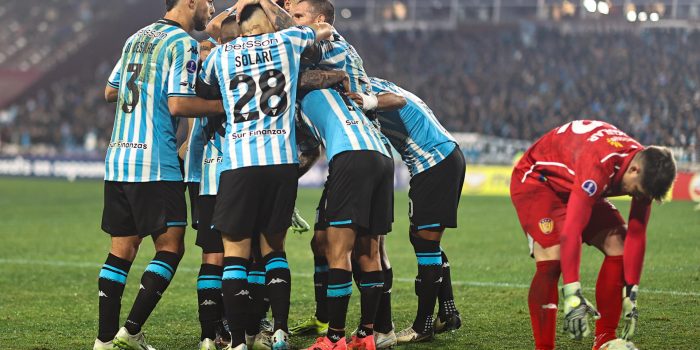 ALT Racing derrota ‘in extremis’ a Riestra y se afianza como líder del fútbol en Argentina