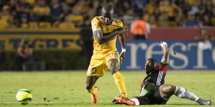 Fotografía de archivo del futbolista Enner Valencia (i). EFE/Miguel Sierra
