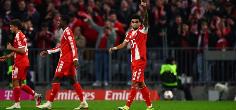 Luis Díaz celebra el 1-0. EFE/EPA/ANNA SZILAGYI