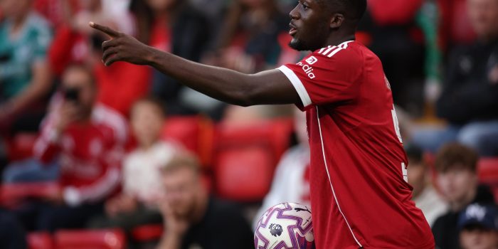 El futbolista francés Ibrahima Konate, en una imagen de archivo del 4 de agosto de 2025 como jugador del Liverpool. EFE/ ADAM VAUGHAN