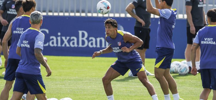 Giuliano Simeone, durante el entrenamiento. EFE/ Rodrigo Jiménez