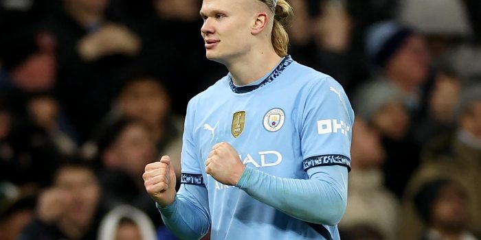 alt El Fulham con el mexicano Giménez, pierde en casa ante el City